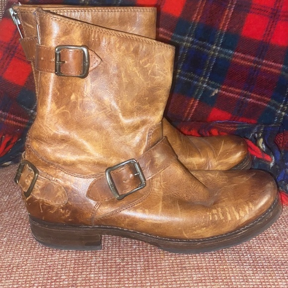 Distressed pair of Frye short boots. Great condition structurally. - Picture 5 of 10